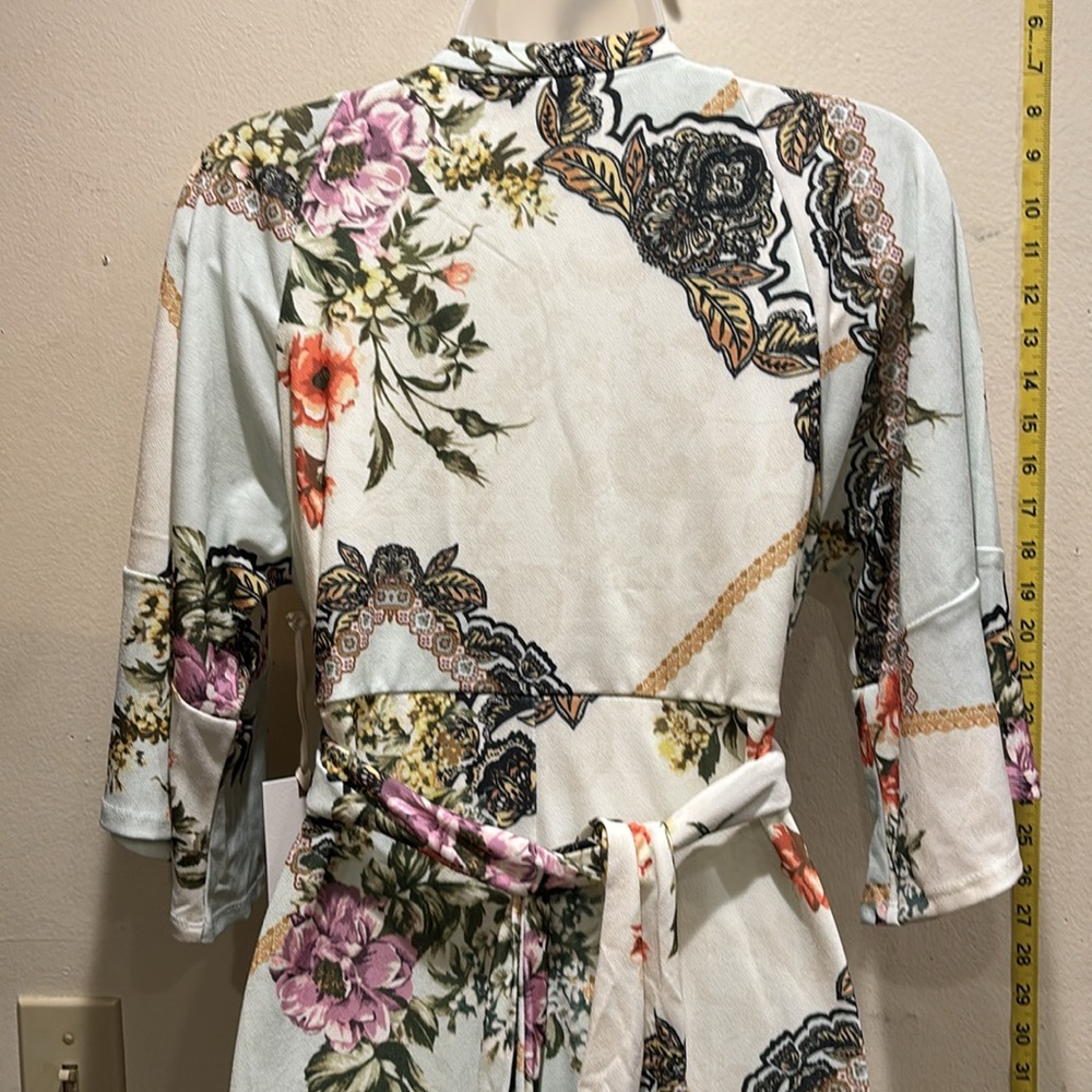 Jessica Simpson Maternity Dress with Feather Tag - Picture 4 of 6
